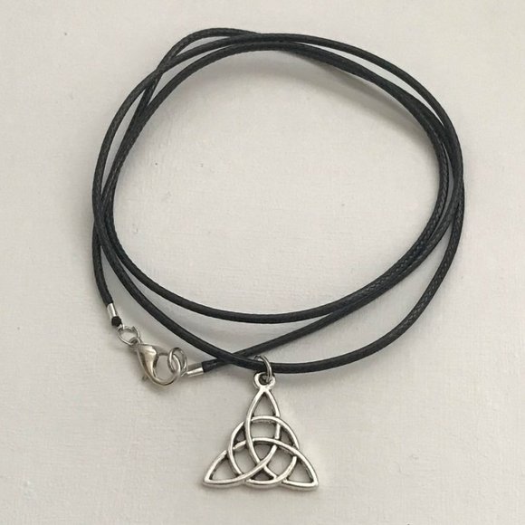 Unisex Triquetra Charmed Celtic Trinity Kn… - Picture 3 of 9